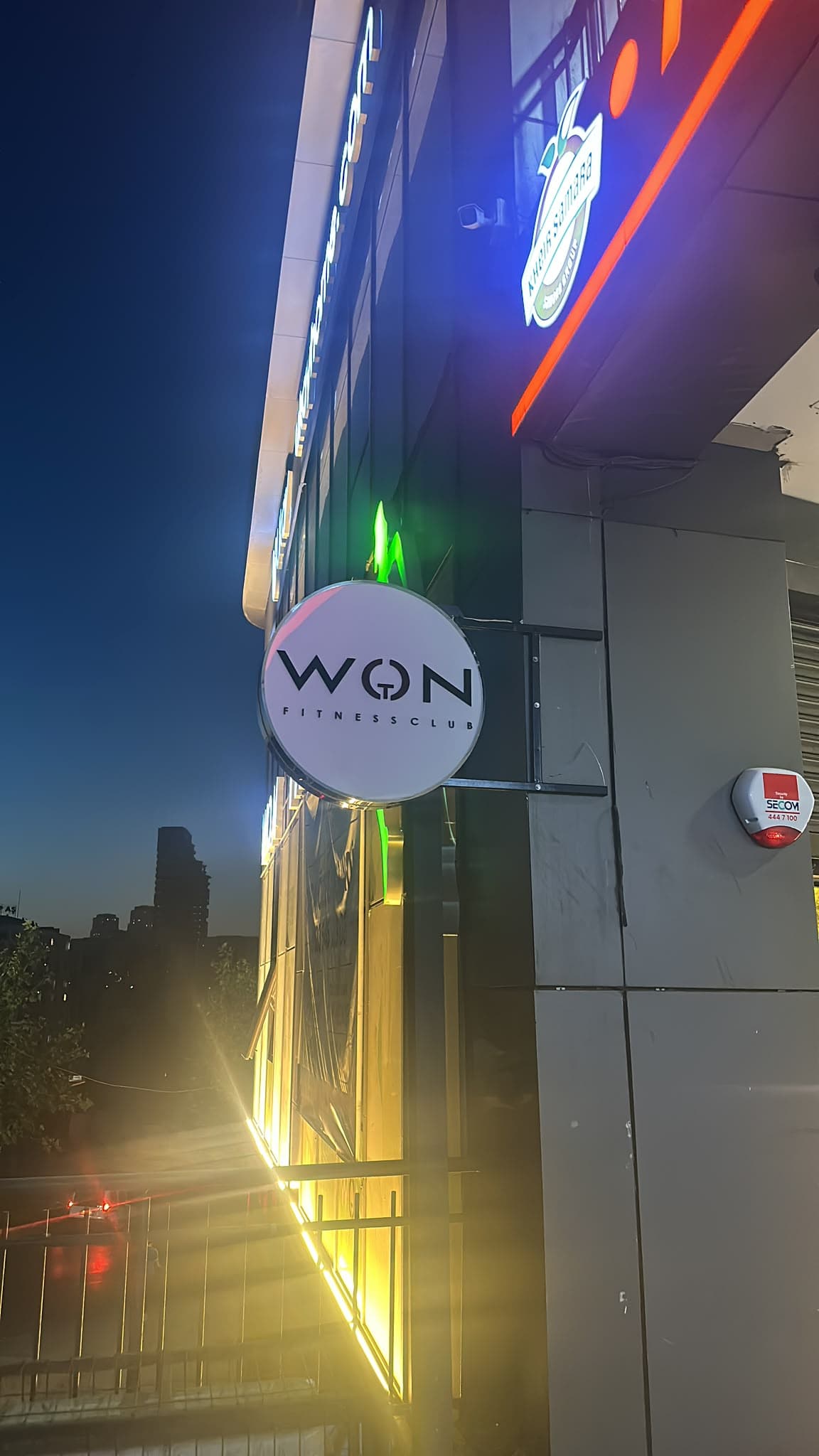 WonFitness Club dış cephe tabelası